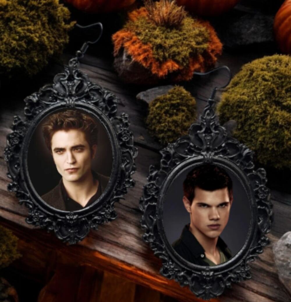 Twilight Earrings Team Edward VS Team Jacob Fantasy Vampire Romance Tribute